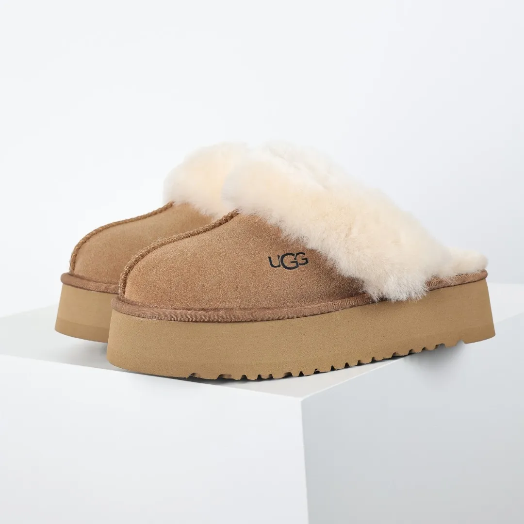 Pick up locally 💰440, the core recommendation is good price E4 UGG star thick-soled autumn and winter sheep fur snow boots, Xiaohongshu hot style, Henan Longfeng leather production, cashmere insoles, keeping warm in winter, and a good choice for home use. In the new year, uug launched a style series, which is partial to the preferences of young consumers, and has also been at the forefront of fashion trends. Shoe body material UGGPURE™ implanted wool insole, lightweight, non-slip and comfortable rubber outsole With brand LOGO and complete packaging. Size: 35 36 37 38 39 40. It is recommended to choose one size larger.